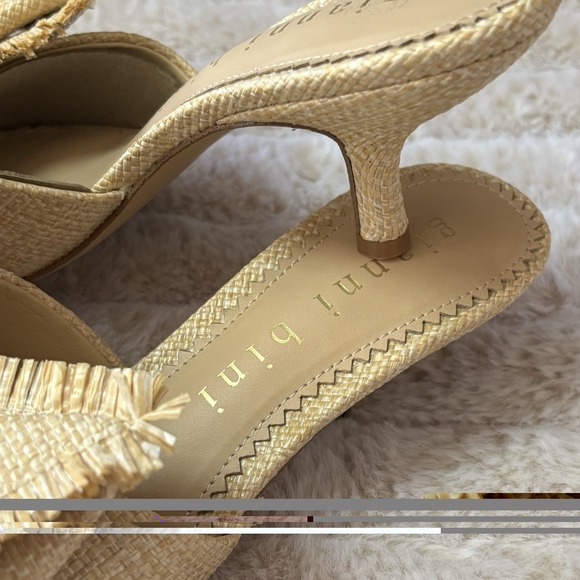 Gianni Bini Le Cadeau Raffia Bow Kitten Heel Mules 6M Natural Beige NEW - Picture 5 of 8